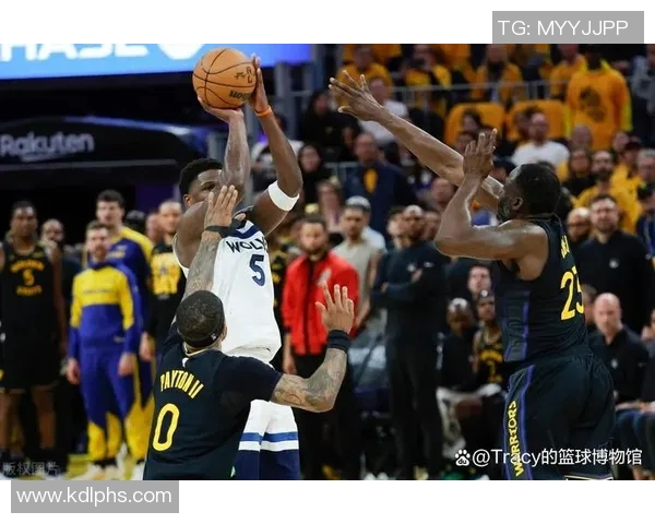 戈贝尔半场压哨补篮被判干扰球无效挑战成功引发热议