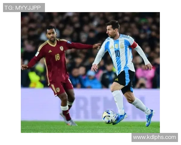 梅西精彩助攻阿尔巴破门球队2-0领先展现默契配合