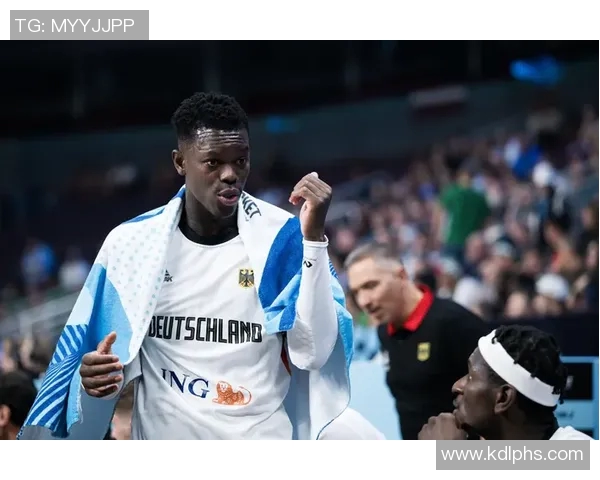 门兴格拉德巴赫宣布施罗德正式担任新任体育总监职务 门兴格拉德巴赫宣布施罗德正式担任新任体育总监职务