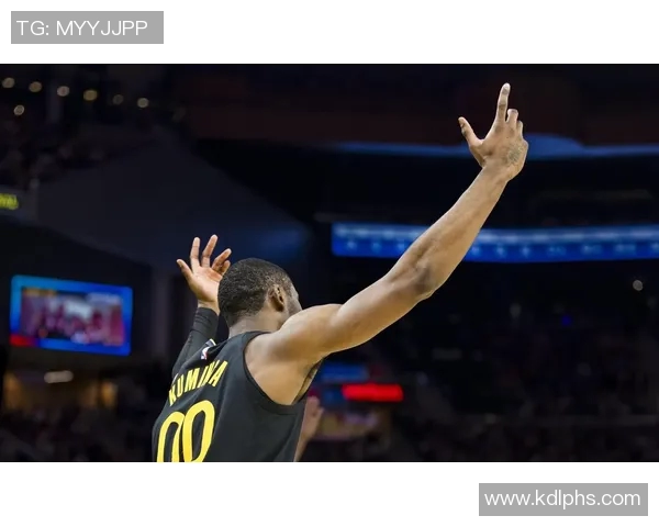 巴特勒表达对库明加的支持与期望助力他追求卓越的决心与渴望 巴特勒表达对库明加的支持与期望助力他追求卓越的决心与渴望