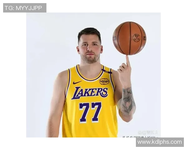 东契奇上半场表现抢眼8投4中斩获16分并贡献4篮板7助攻1抢断1盖帽