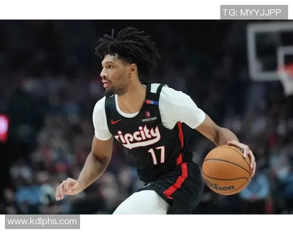 科尔谈老将出场时间难题称将在季前赛中尝试多种阵容组合