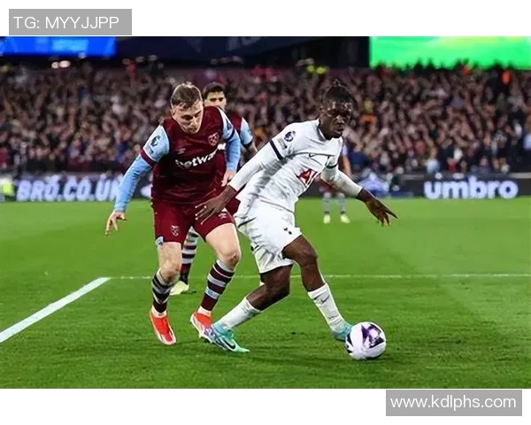 特狮12月将做出去留决定曼联热刺德甲球队争相追逐