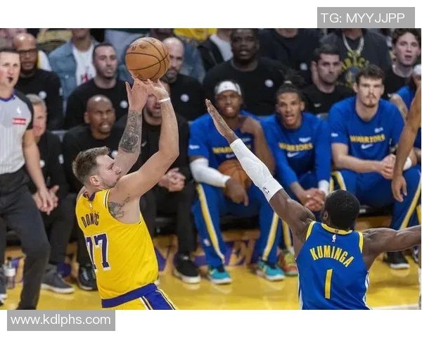 瘦身东契奇重返巅峰独行侠防守豪赌却遭遇进攻危机