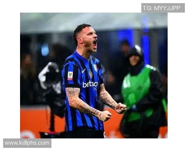 国米门将马丁内斯不幸撞死闯入车道老人事件引发关注 国米门将马丁内斯不幸撞死闯入车道老人事件引发关注