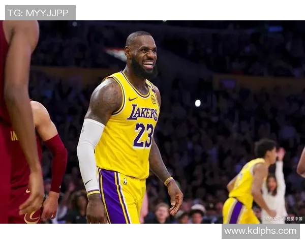 塞利称詹姆斯球衣销量20年稳居前五他是NBA与中国的桥梁与纽带