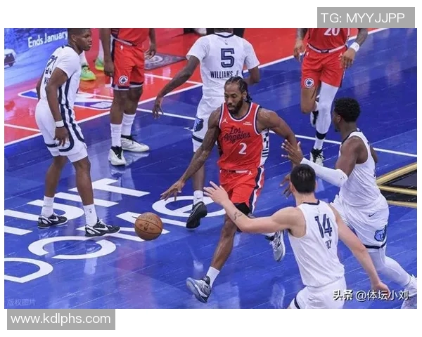 莱昂纳德下半场未首发巴图姆替补出场引发热议 莱昂纳德下半场未首发巴图姆替补出场引发热议