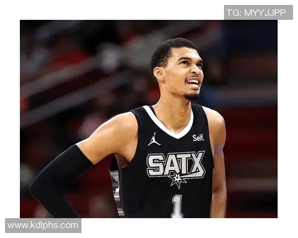 文班在新赛季展现惊人表现两场比赛均零失误令人惊叹