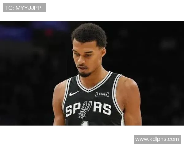 文班亚马因左小腿紧张状态成疑本赛季至今满勤能否出战国王尚未确定 文班亚马因左小腿紧张状态成疑本赛季至今满勤能否出战国王尚未确定