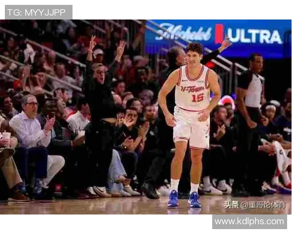 谢泼德虽身高不足1米9却展现惊人跳投能力KD身边空位三分机会频频出现 谢泼德虽身高不足1米9却展现惊人跳投能力KD身边空位三分机会频频出现