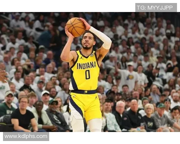 哈利伯顿强调控卫需具备比赛理解力与思考能力成为场上指挥官