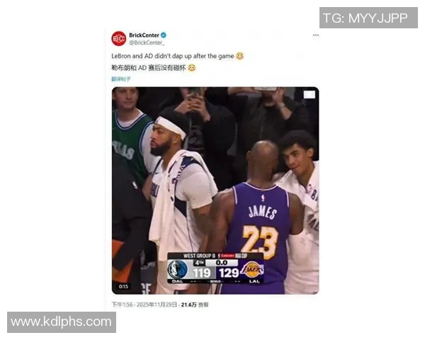 湖人新更衣室揭秘詹姆斯柜内浓眉球衣悬挂引发球迷热议